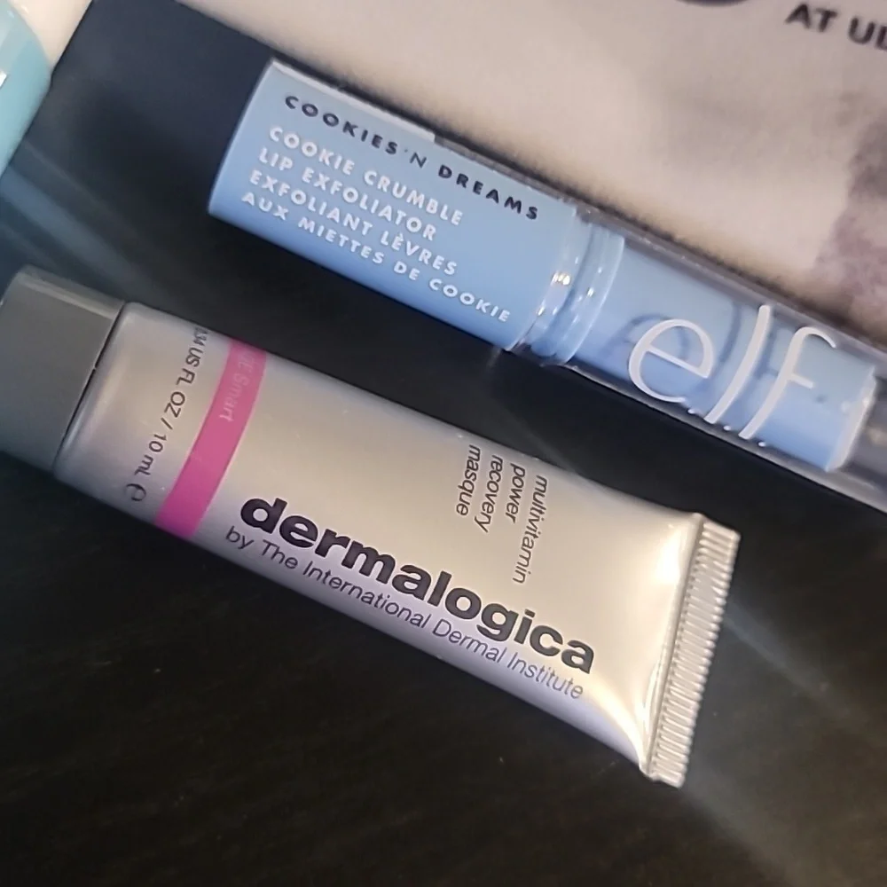 Makeup Kit - Picture 2 of 4